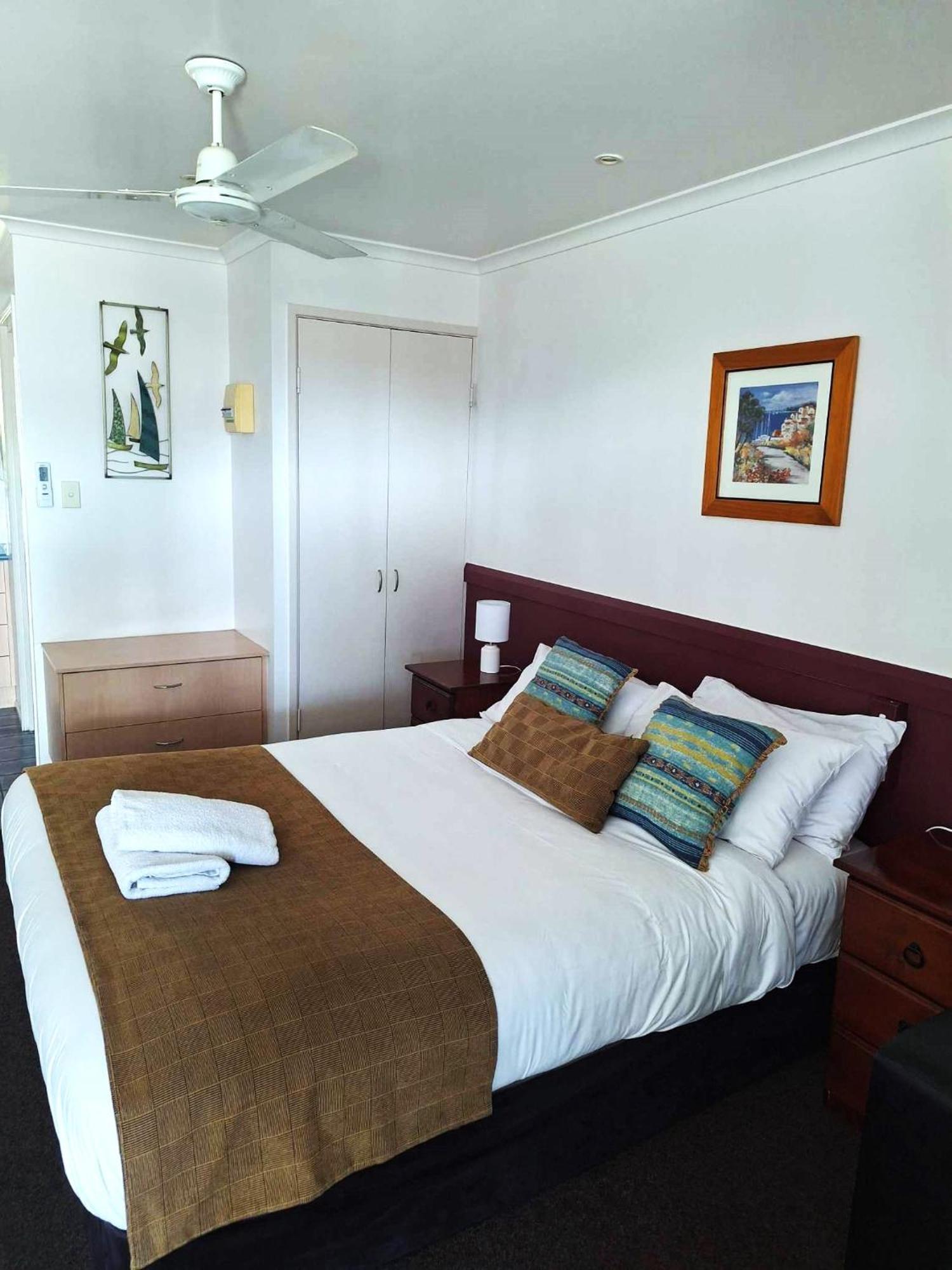 Central Studio Accommodation Gladstone Exterior foto